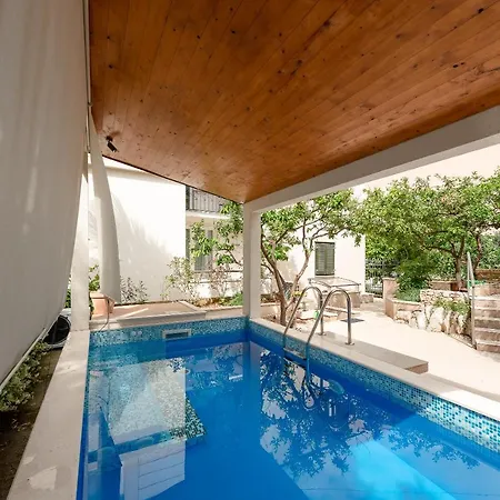 Luxury Roza Semesterbostad