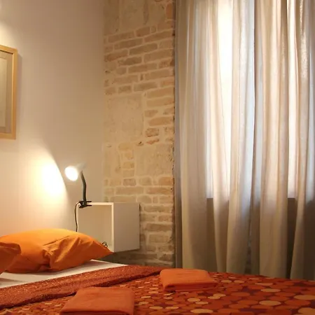 Semesterbostad Luxury Roza *