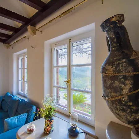 Roza Villa *